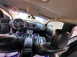 Chrysler 200